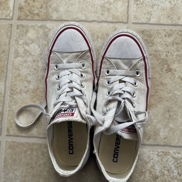 White lowtop converse - Picture 5 of 7